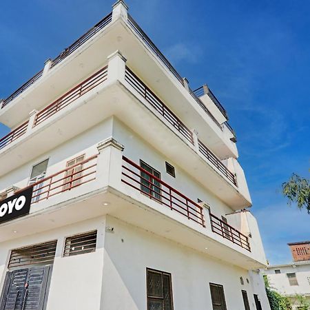 Oyo Flagship Shine Hotel Chinhat Exteriör bild